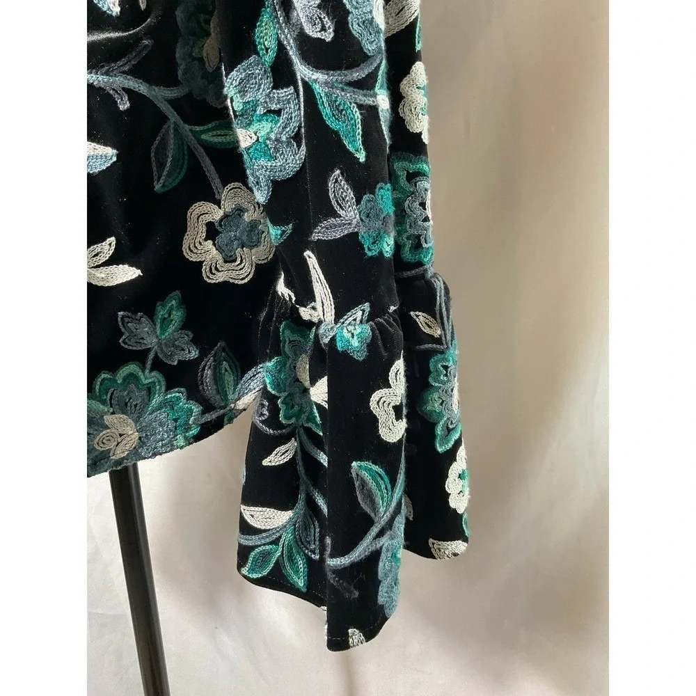 Karen Kane NWT Sz XL Black Green STRETCH Embroidered Velvet Bell Slv $128 MSRP - Picture 8 of 12